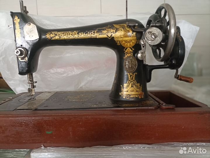 Швейная машина Зингер