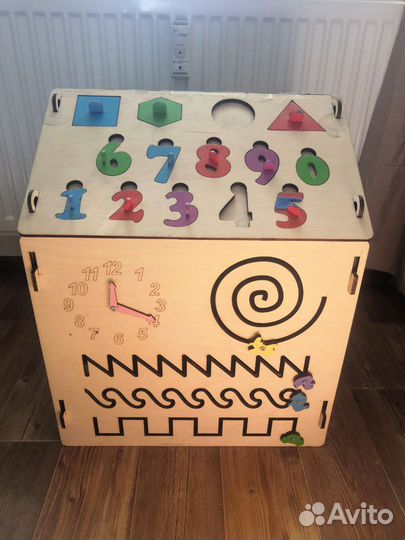 Бизиборд домик