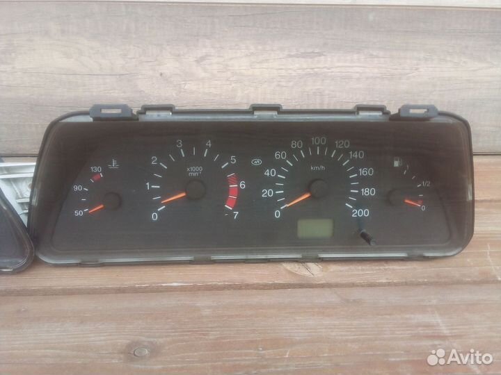 Щиток приборов ваз -2110, 2114 с дефектом