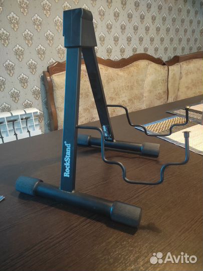 Стойка для гитары