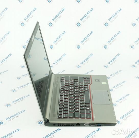 Ноутбук Fujitsu lifebook E744