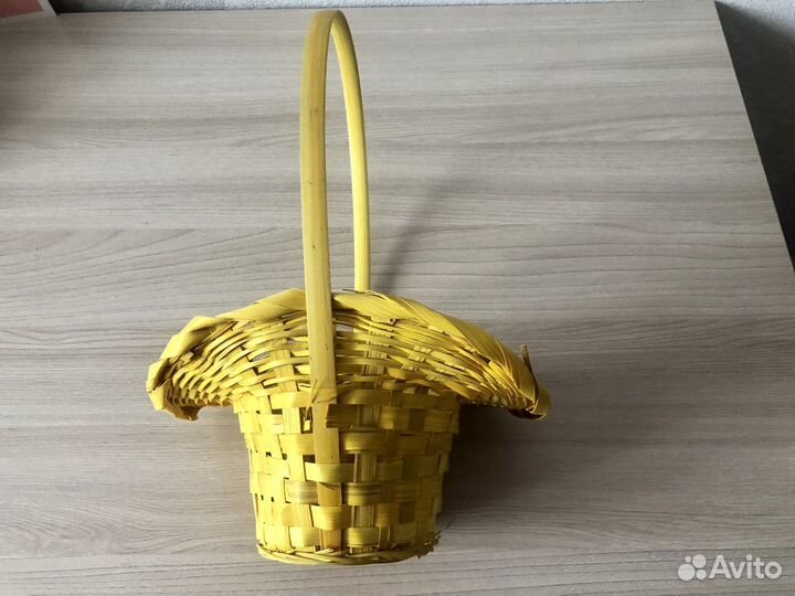 Подарочные корзины плетёные б/у