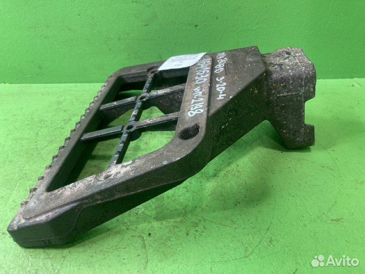 Кронштейн подножки DAF XF105