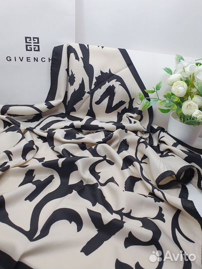 Шёлковый платок Givenchy