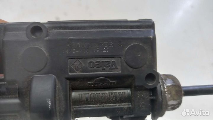 Активатор лючка бака Renault Megane 3