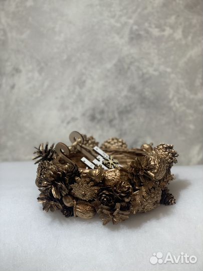 Корзинка из натуральных шишек (без ручек)