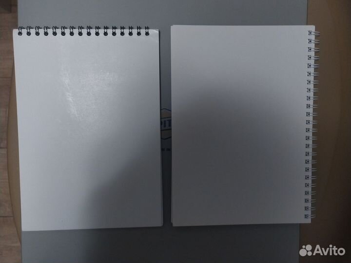 Тетрадь / блокнот в клетку