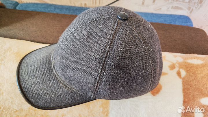 Мужские зимние шапки, кепи, шарфы