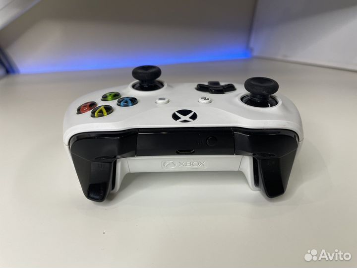 Джойстик Xbox One