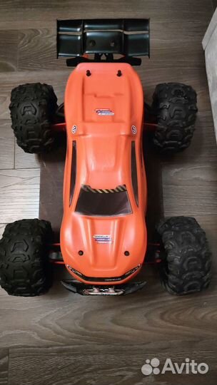 Машина на радиоуправлении 1/8 Traxxas summit