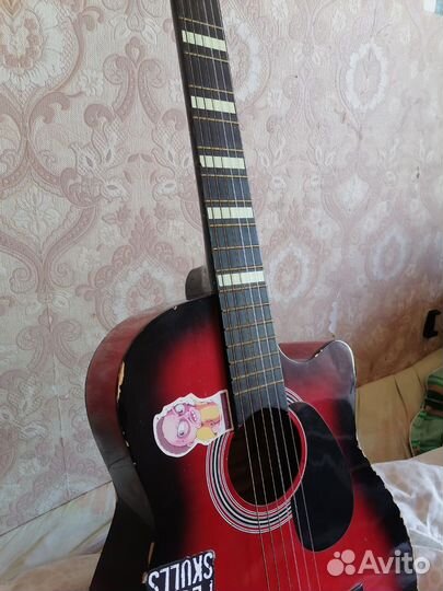 Акустическая гитара