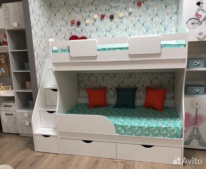 Двухъярусная кровать детская