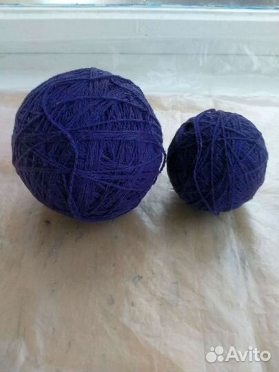 Пряжа, полушерстяная-фиолетовая. 260 грамм
