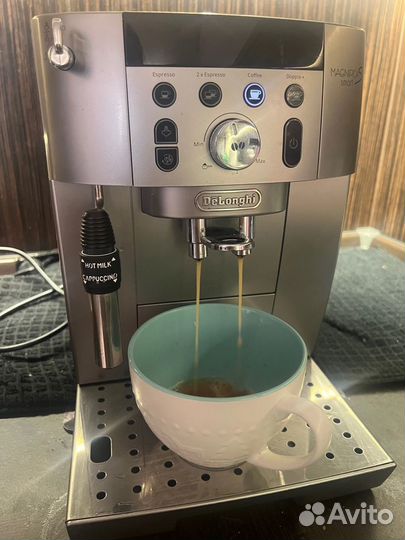 Кофемашина delonghi magnifica s SMART