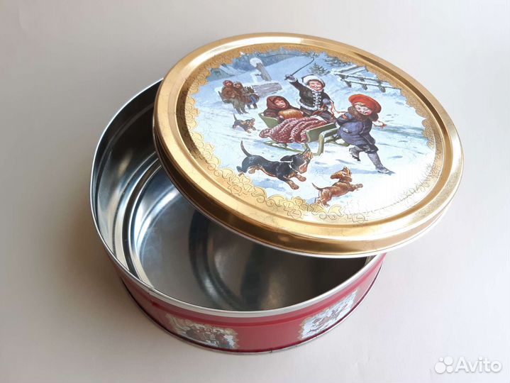 Жестяная коробка банка круглая