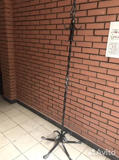 Вешалка для одежды напольная