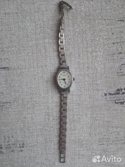 Часы Заря наручные женские СССР