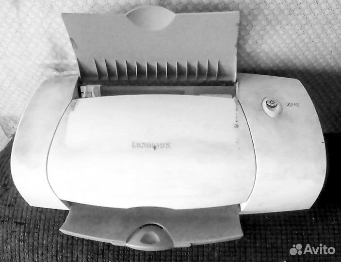 Принтер цветной (картриджа нет)