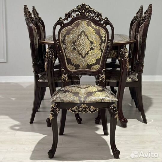 Столы и стулья