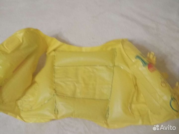 Плавательный жилет