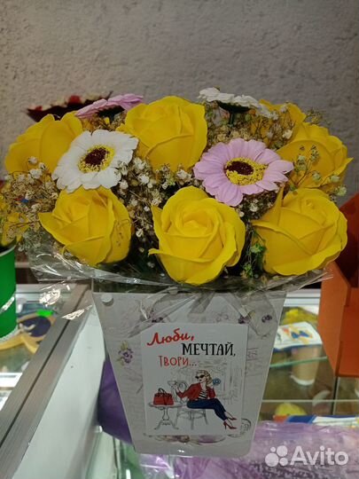 Композиции и букеты из мыльных роз