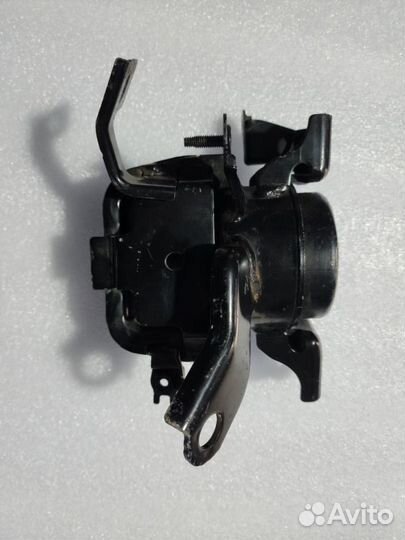 Подушка двигателя передняя правая Toyota Camry