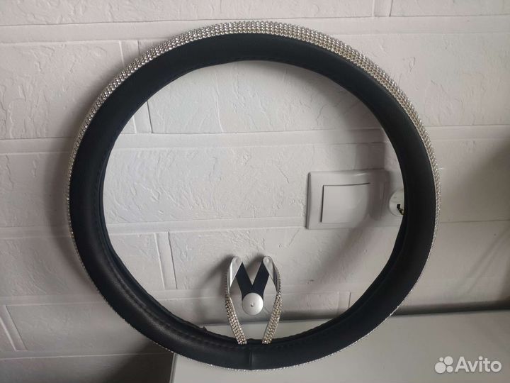 Оплетка на руль со стразами