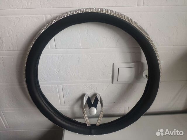 Оплетка на руль со стразами