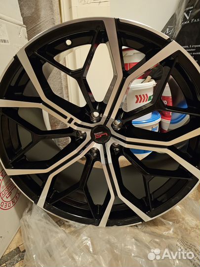 Continental IceContact 2 275/45 R20