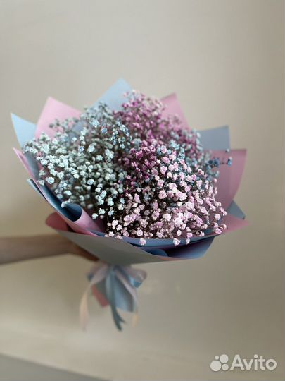 Букет из радужной гипсофилы