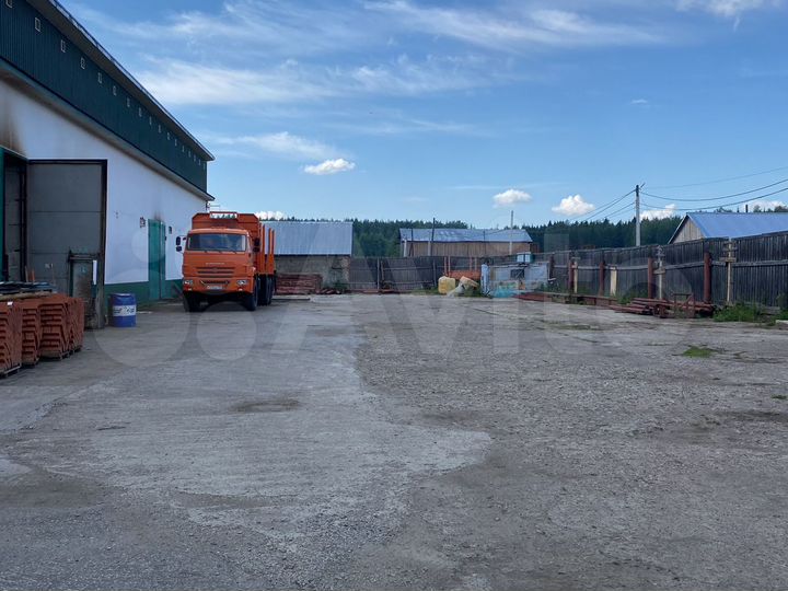 Здание, 1021 м²