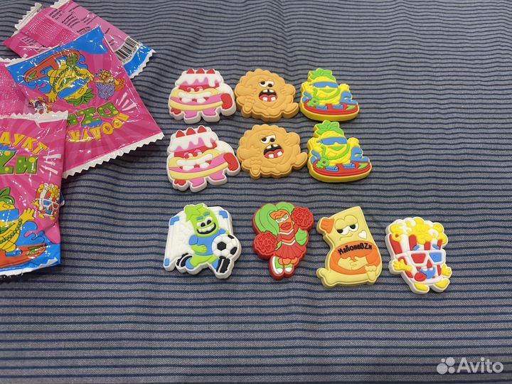 Значки Dzи из абрикоса