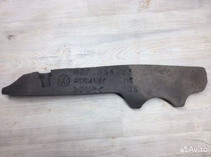 Уплотнитель (внутри) передний левый Volkswagen