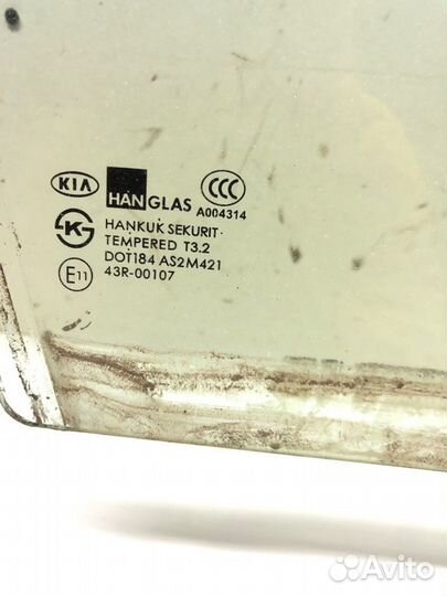 Стекло двери переднее правое Kia Spectra седан 1