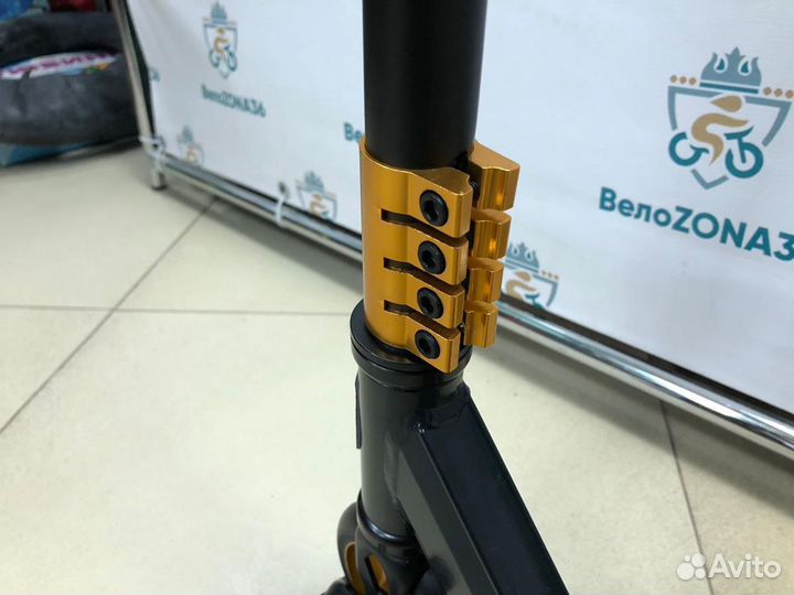 Самокат трюковой Stunt Deluxe