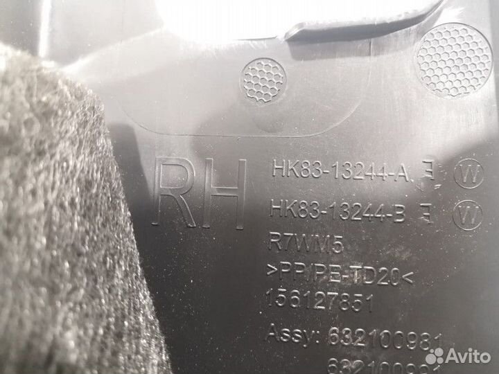 Накладка на порог правая Land Rover HK8313244AF