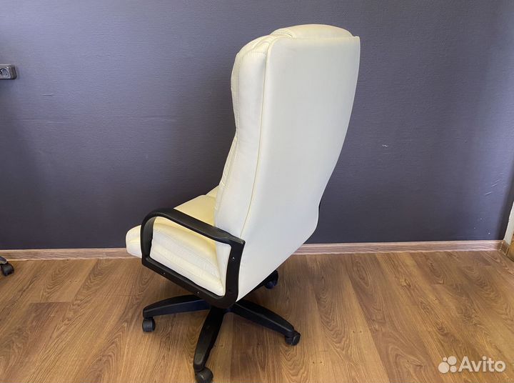 Кресло для офиса новое