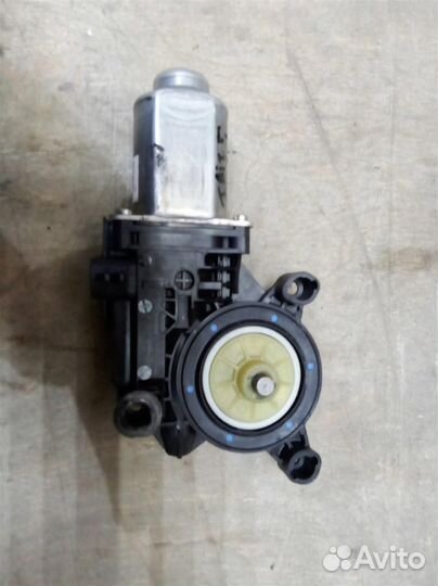 Мотор стеклоподъемника передний левый от Seat Ibi