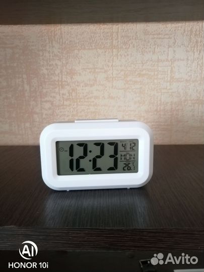 Часы будильник