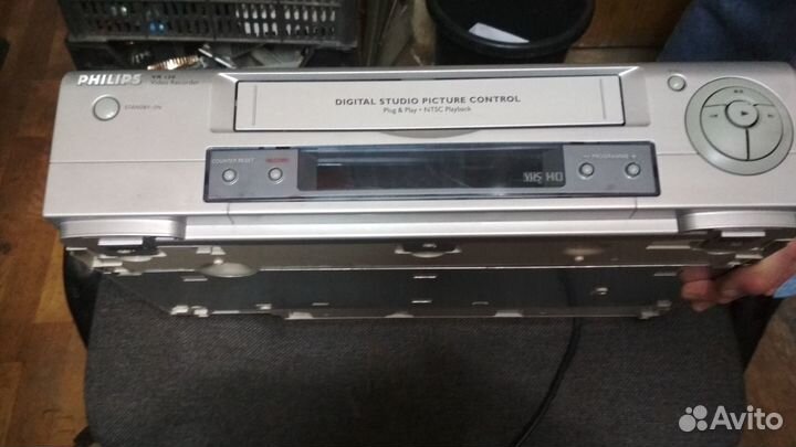 Видеомагнитофон Philips vr-130