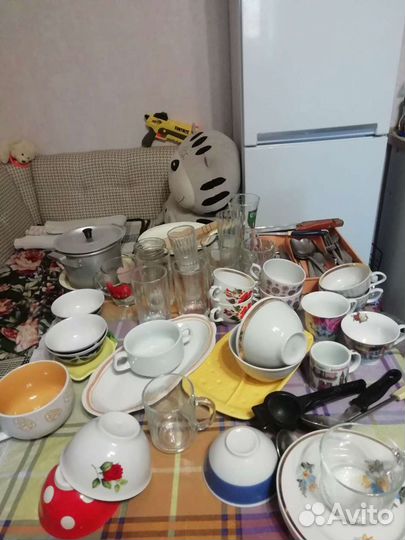 Тарелки,блюдца много