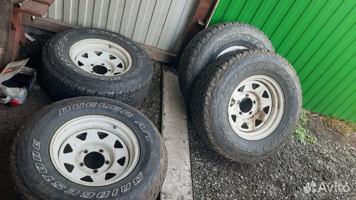 Bridgestone Dueler A/T 697 275/70 R16 114