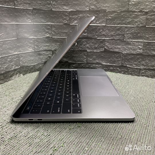 Оригинальный МАКБУК Pro 13 2017