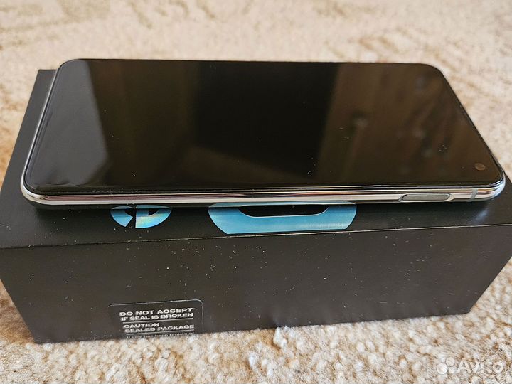 Samsung Galaxy S10e, 6/128 ГБ