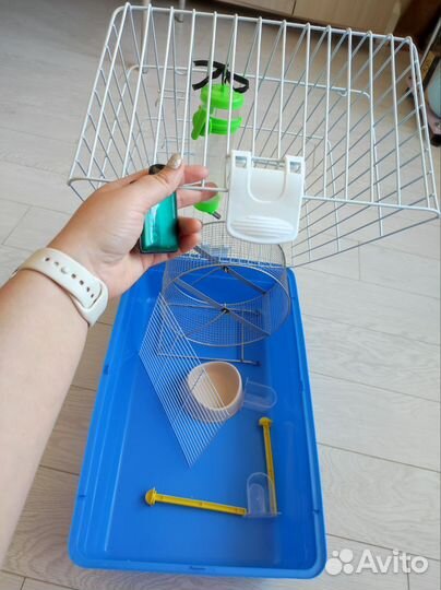 Клетка большая 37 * 60. В отличном состоянии