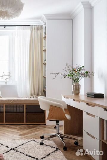 Рабочая зона вдоль окна