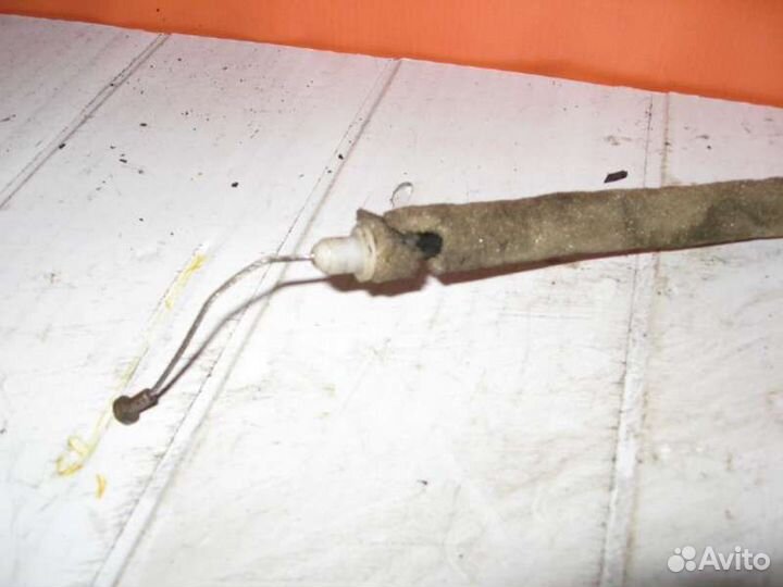 Трос стояночного тормоза VW Touareg 2002-2010