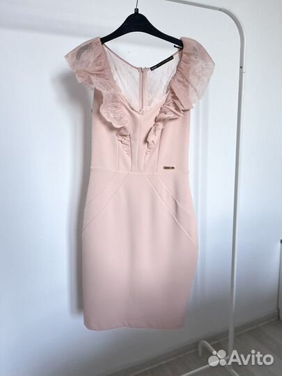 Платье розовое с кружевом Love Republic