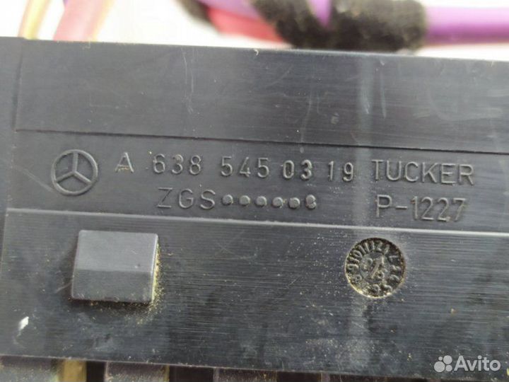 Блок предохранителей Mercedes Vito W639 2.2 2006