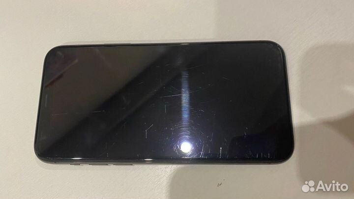 iPhone 11 Pro, 64 ГБ